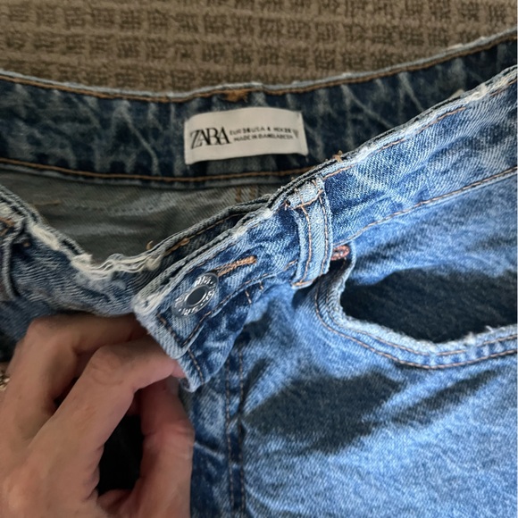 NWOT High rise Jean shorts from Zara. - Picture 3 of 4